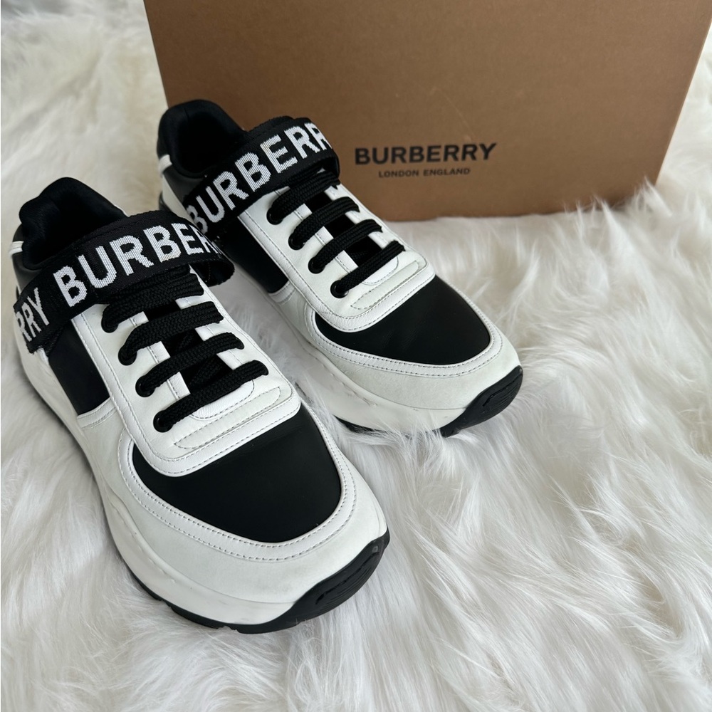 Burberry designer sneakers black and white